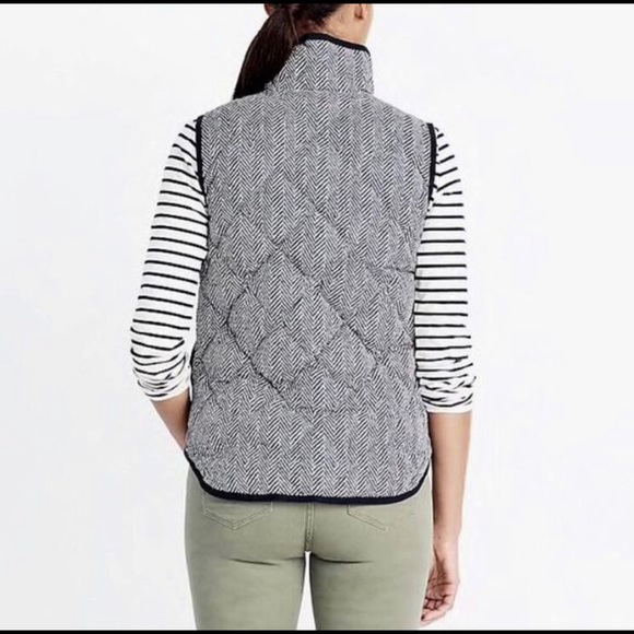 J.Crew Black and White Herringbone Printed Vest sz Small - Picture 2 of 3